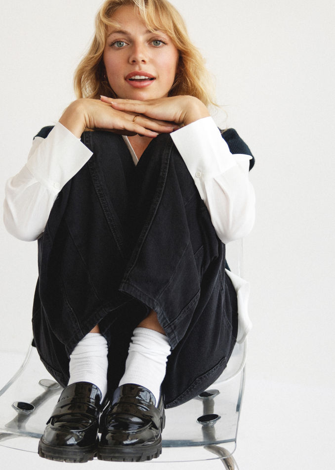 AHNNAMARIA portfolios