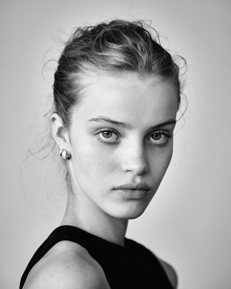 EMA Machacova - New faces (web)