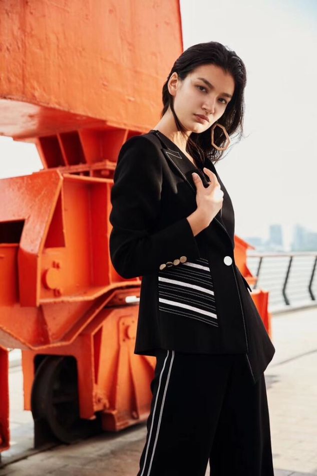 Deniz  - book thumbnail