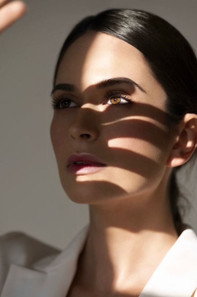 Bettina  - book thumbnail