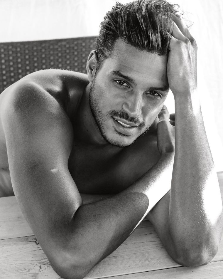 Felipe Gomes - book large