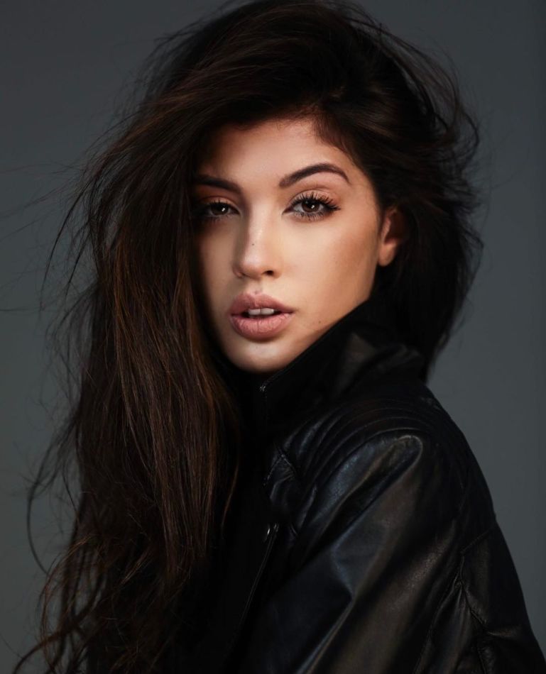 Ravila  - book large