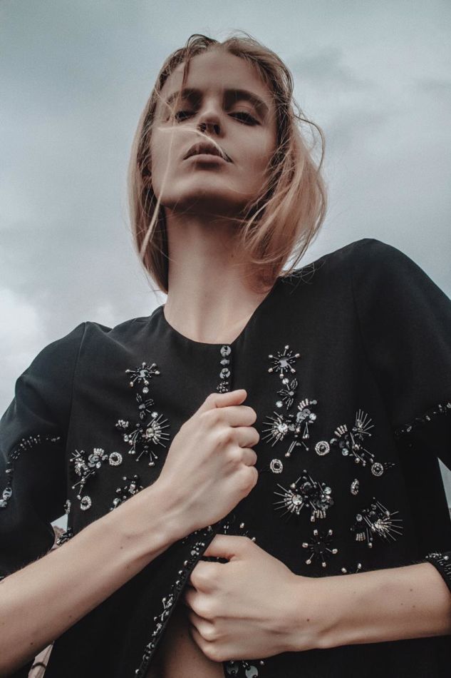 Polina  - book thumbnail