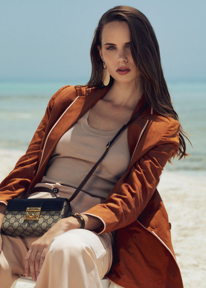 Angelika  - book thumbnail