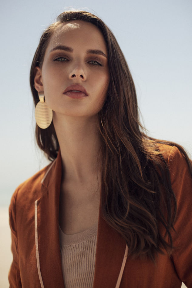 Angelika  - book thumbnail