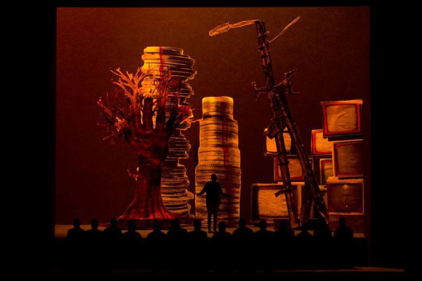 Lina Younes - profile picture