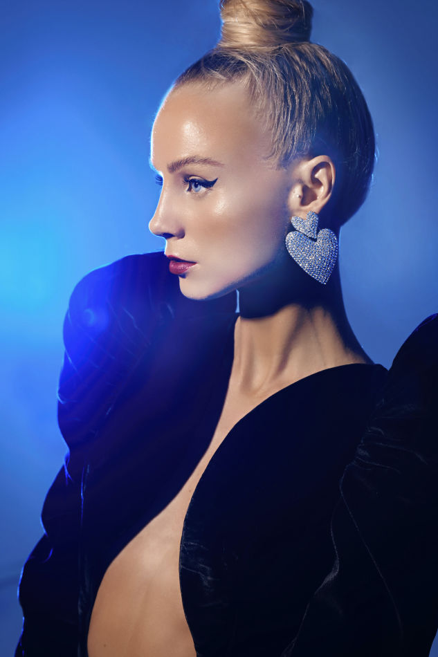 Yulia  - book thumbnail