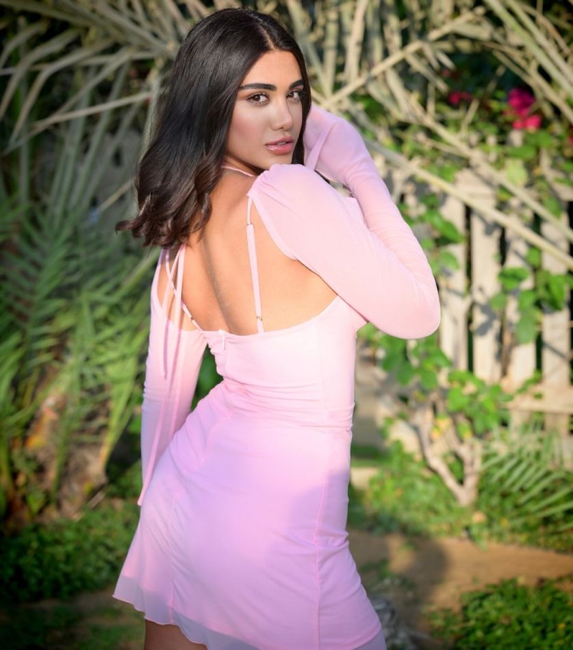 Mona E - profile picture