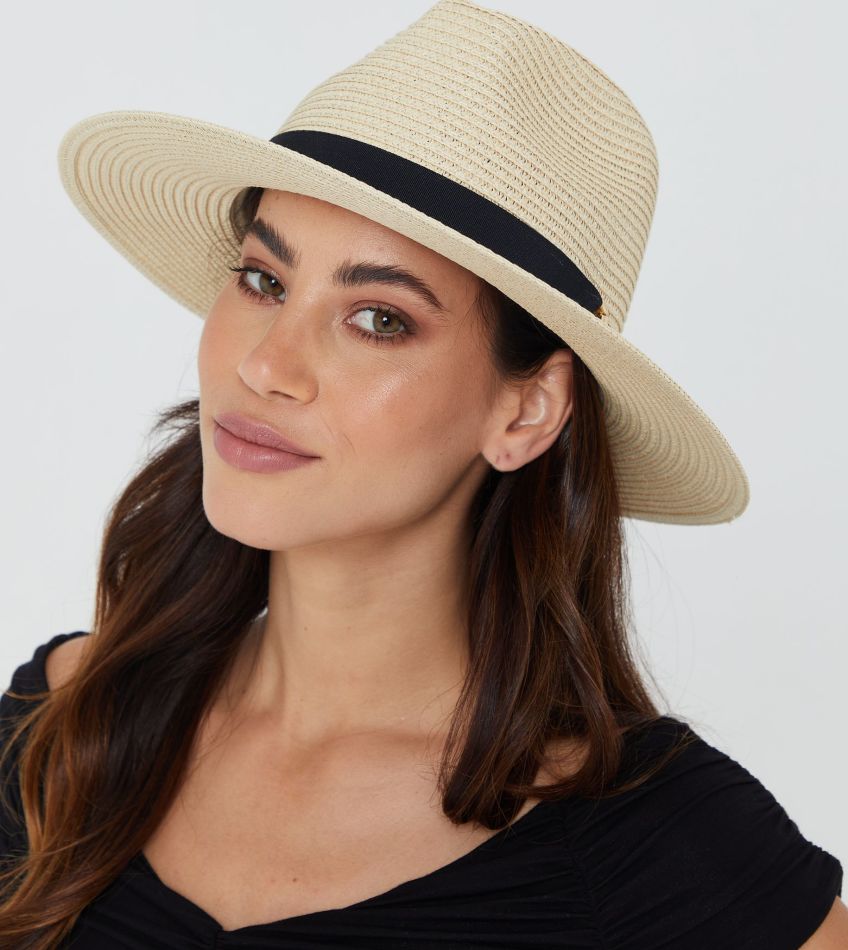 Melody Parat - book thumbnail