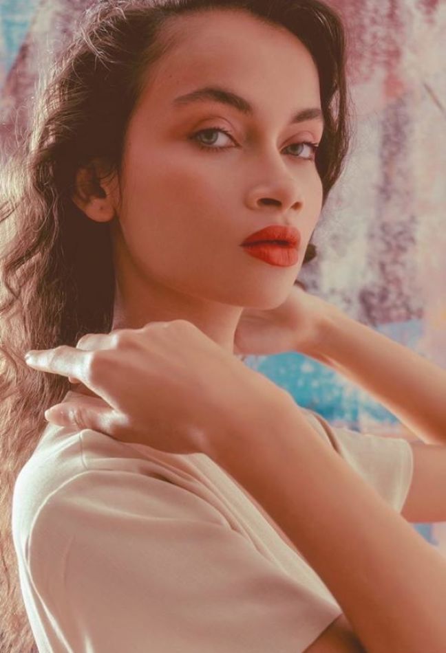 Ysathis  - book thumbnail