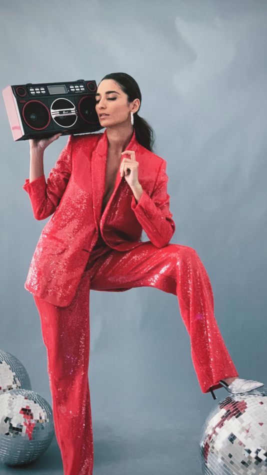 Nazanin  - book thumbnail