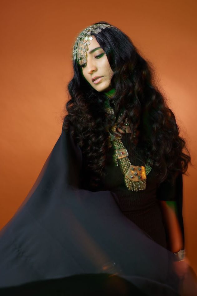 Nazanin  - book thumbnail