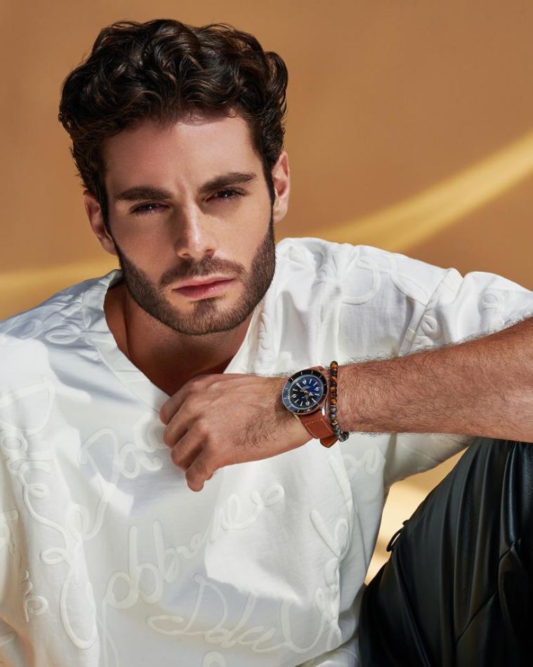 Dario  - book thumbnail