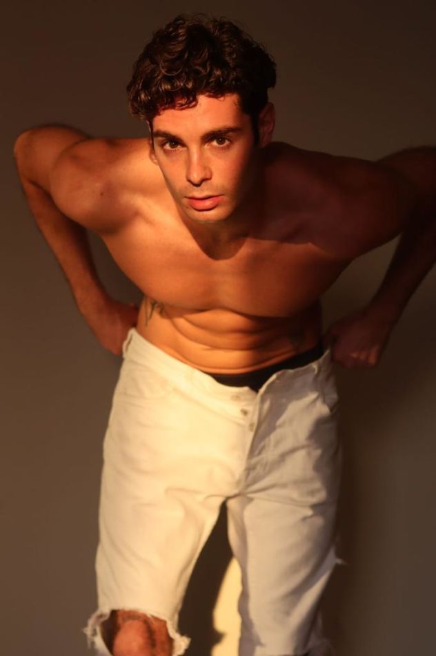 Dario  - book thumbnail