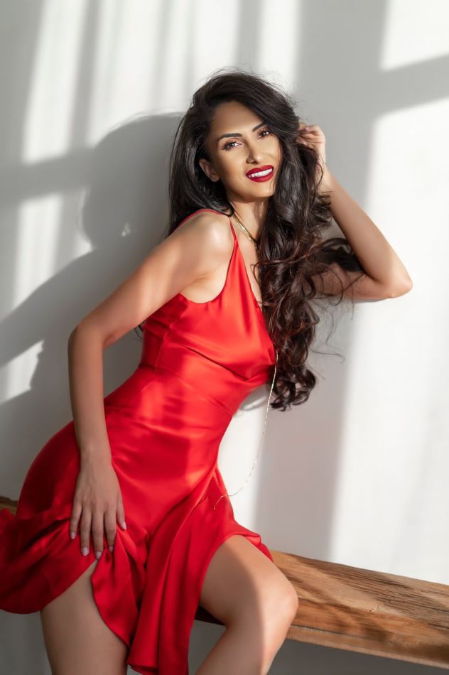 Dora  - book thumbnail