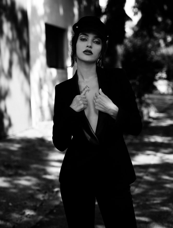 Lari  - book thumbnail