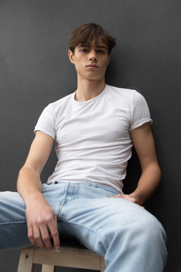 Marc Carbonell - fashion model portfolio photo 4