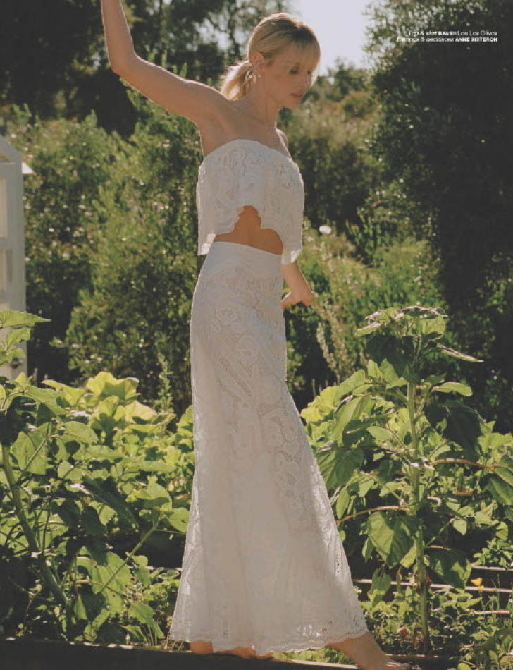 Chiara Hovland - fashion model portfolio photo 11