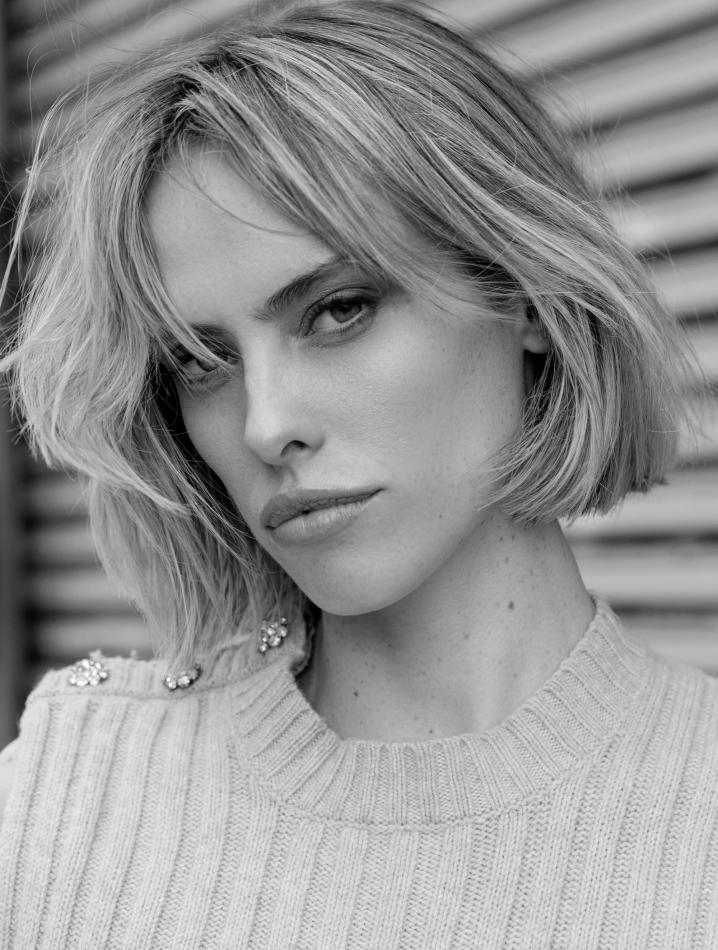 Chiara Hovland - fashion model portfolio photo 1