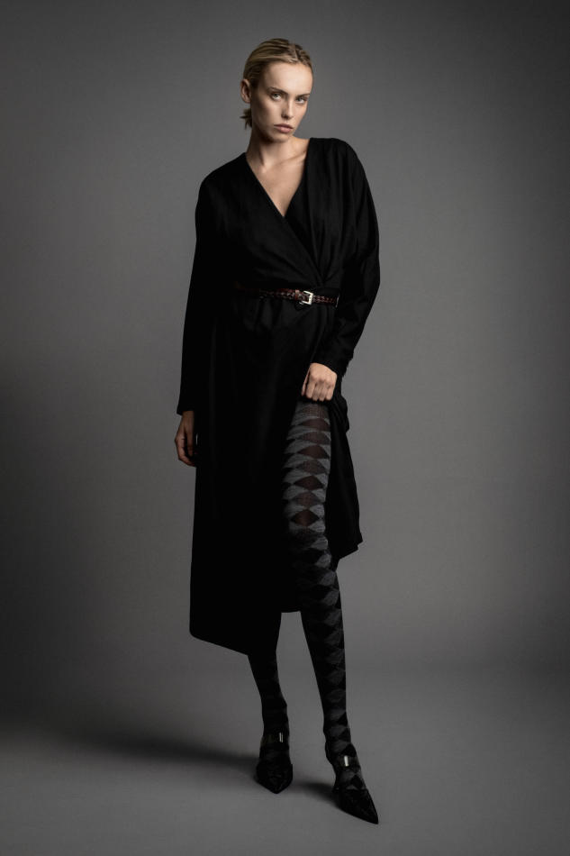 Chiara Hovland - fashion model portfolio photo 18