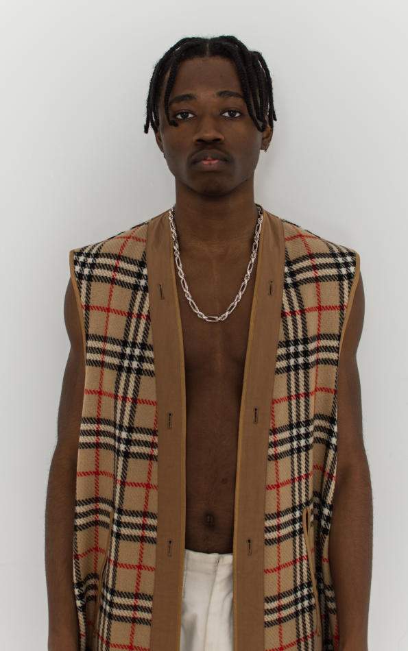 Hassan Nkonde - fashion model portfolio photo 5