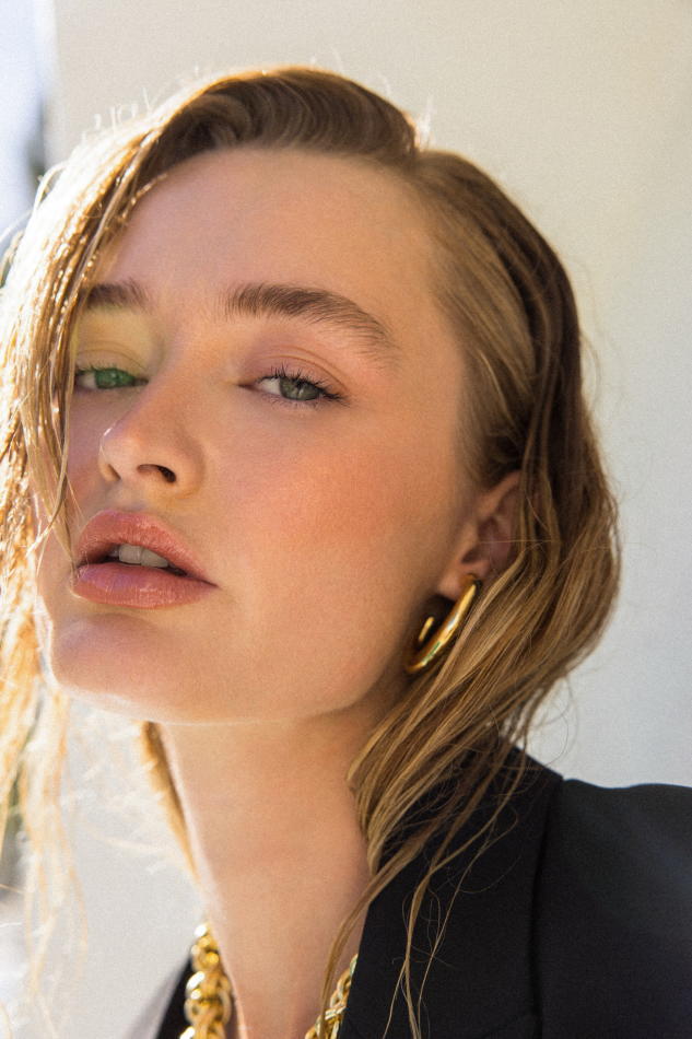 Zoey Kay - fashion model portfolio photo 3