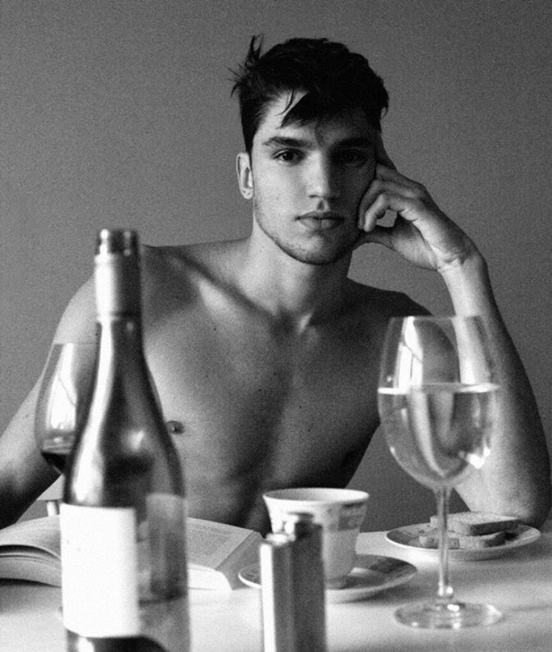Matheus Mesquita - fashion model portfolio photo 12