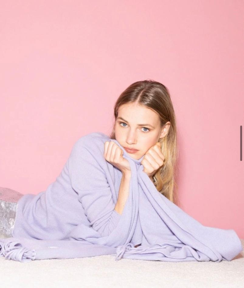 Poppy Jet Oliver - fashion model portfolio photo 20