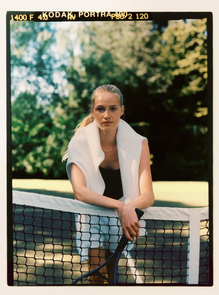 Poppy Jet Oliver - fashion model portfolio photo 14