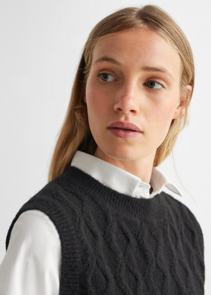 Poppy Jet Oliver - fashion model portfolio photo 17