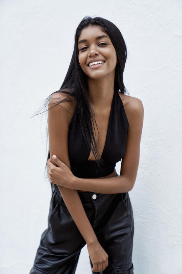 Melanie Castillo - fashion model portfolio photo 18