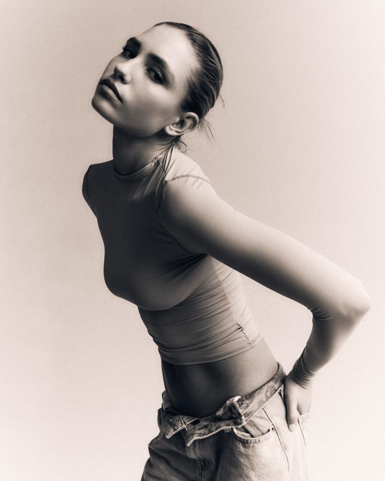 Ida Zeile - fashion model portfolio photo 24
