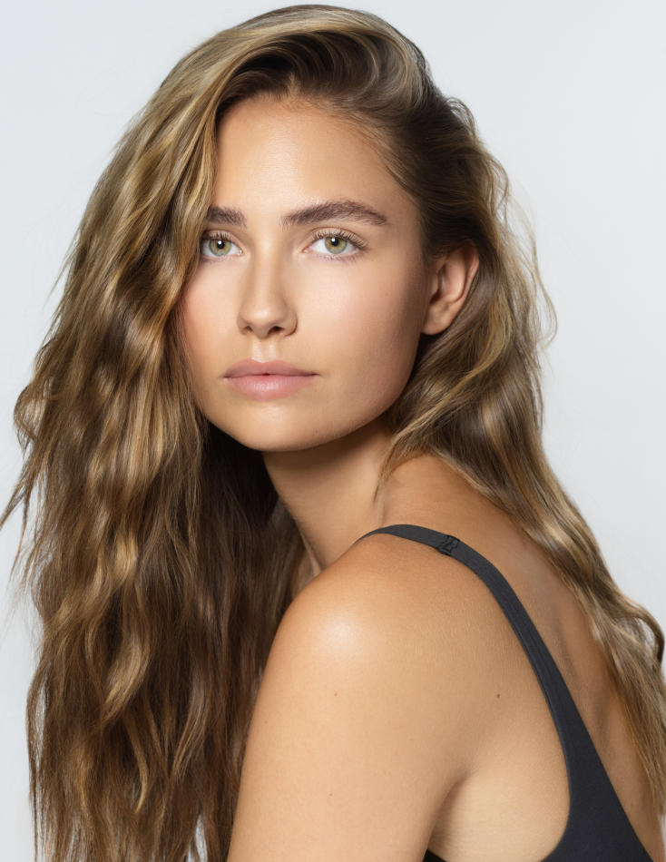 Ida Zeile - fashion model portfolio photo 1