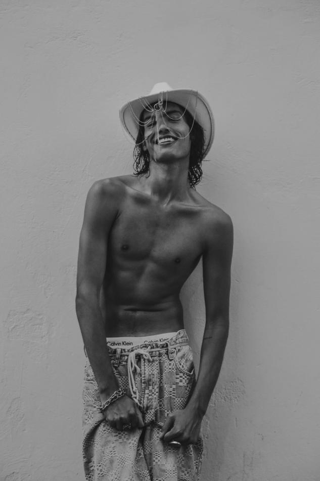 Sydney Lopez - fashion model portfolio photo 2