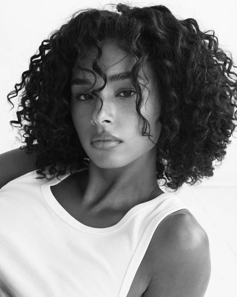 Paris Naro - fashion model portfolio photo 12