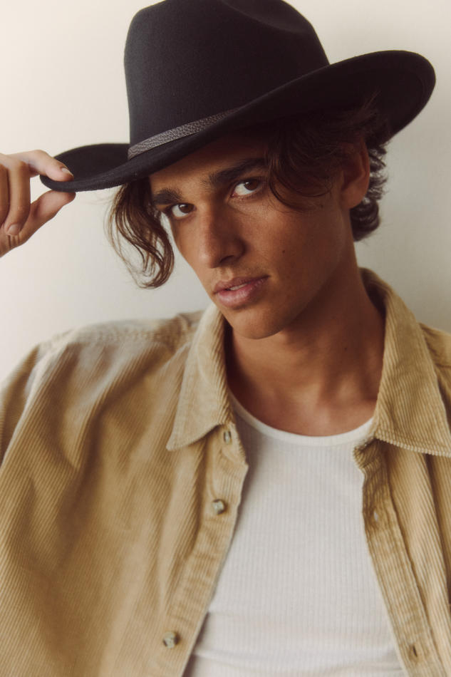 Sammy Thayer - fashion model portfolio photo 15