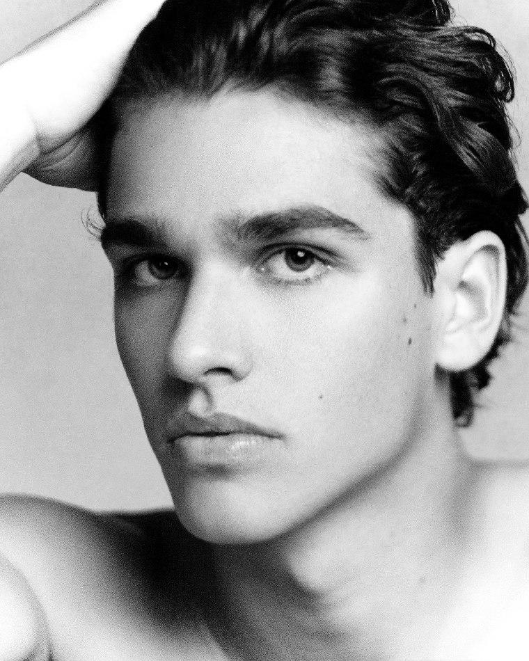 Sammy Thayer - fashion model portfolio photo 25