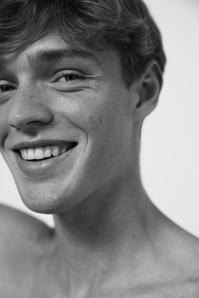 Maik Hofstra - fashion model portfolio photo 25