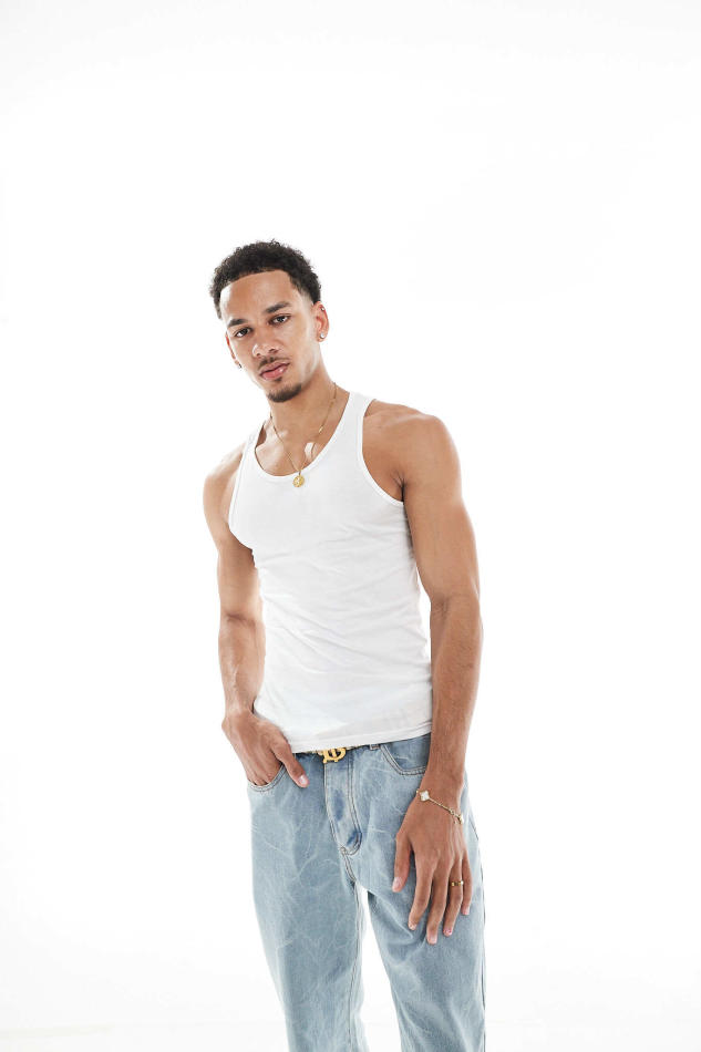 Daniel Kusi - fashion model portfolio photo 4