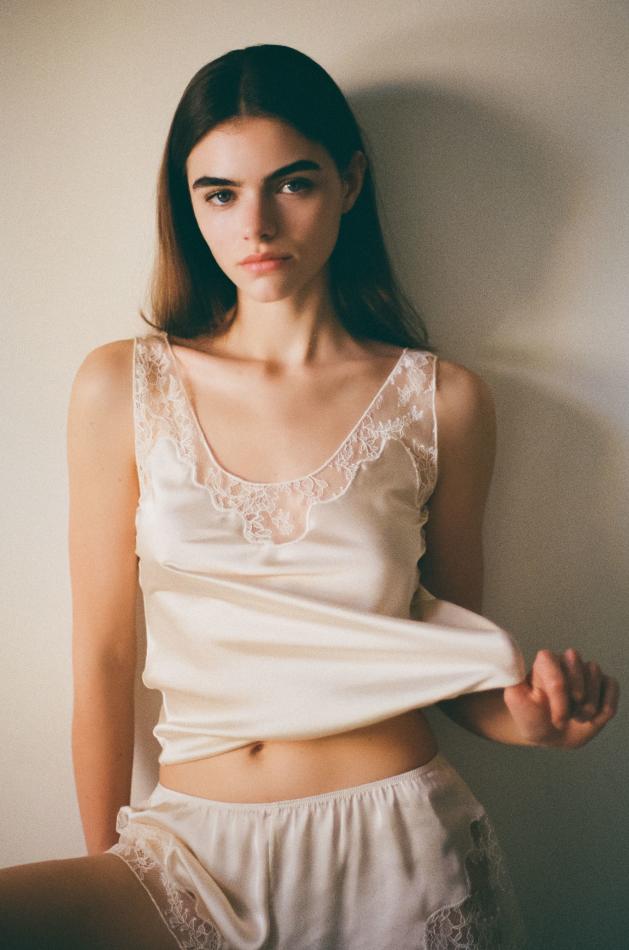 Cloe Chambon - fashion model portfolio photo 16