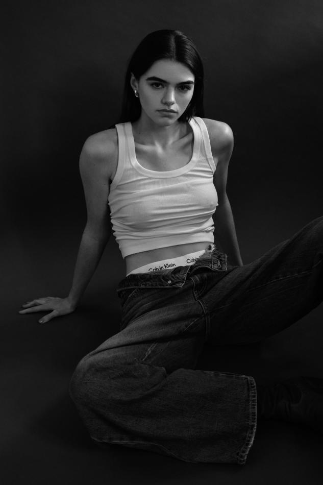 Cloe Chambon - fashion model portfolio photo 18
