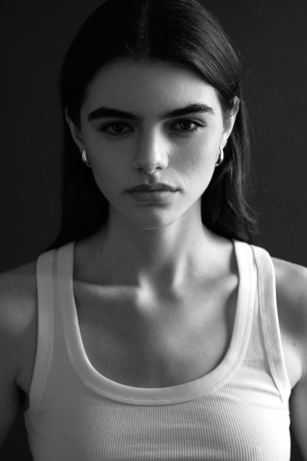 Cloe Chambon - fashion model portfolio photo 17