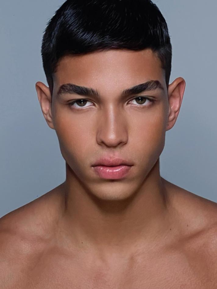 Gabriel Alencar - fashion model portfolio photo 3