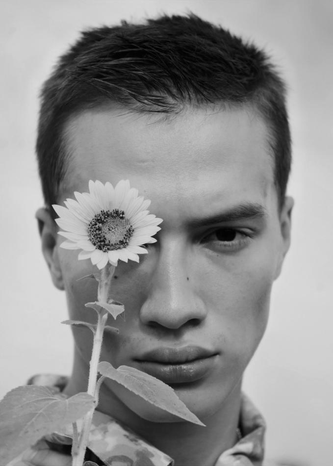 Thomas Gunion - fashion model portfolio photo 8