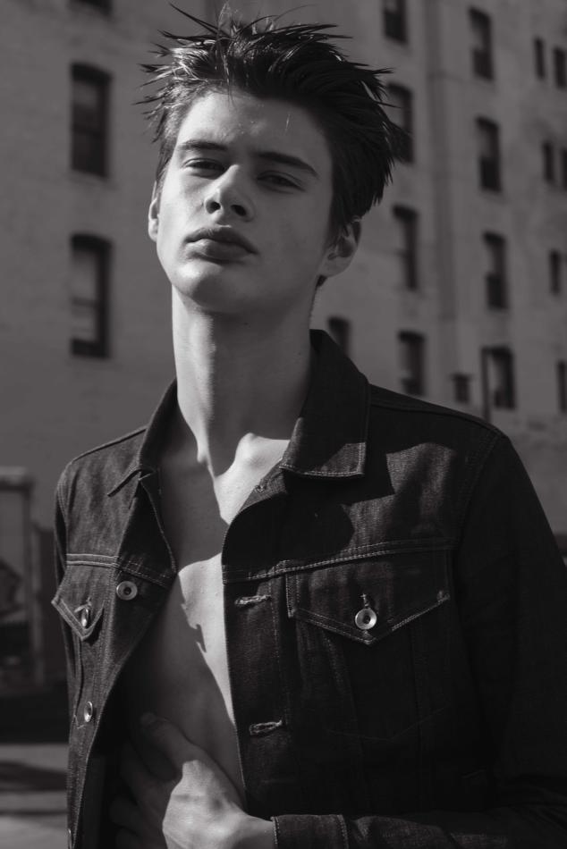 Gordon Dillhunt - fashion model portfolio photo 11