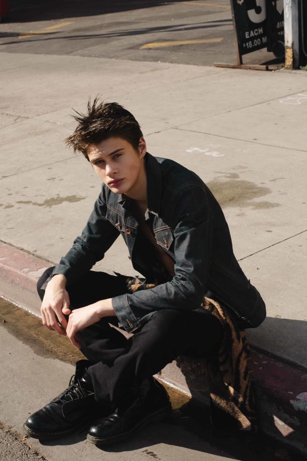 Gordon Dillhunt - fashion model portfolio photo 9
