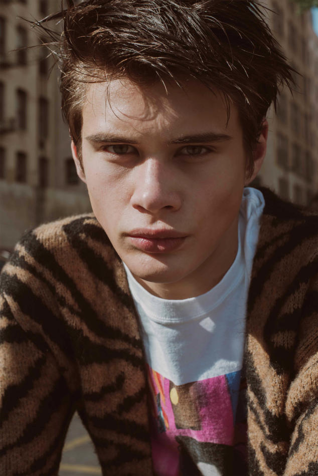 Gordon Dillhunt - fashion model portfolio photo 8