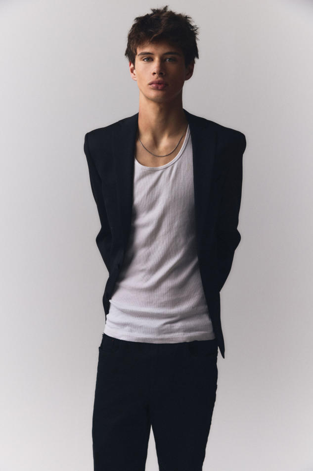 Gordon Dillhunt - fashion model portfolio photo 5
