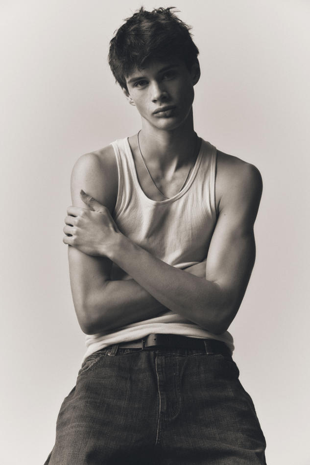 Gordon Dillhunt - fashion model portfolio photo 3