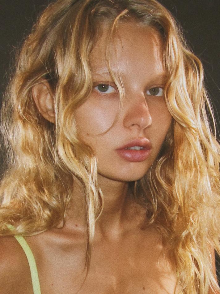 Nika Khromova - fashion model portfolio photo 1